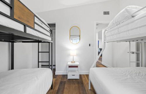 Dog-Friendly House with Hot Tub, AC, Game Room - Photo 41