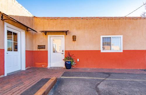Historic Adobe Casita Downtown Specious 620 Sq Ft, King Bed and Patio - Foto 20