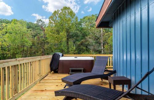 Hidden Hollow 3BD Cabin - Hot Tub, Wifi, Game Room, Fire Pit - Foto 35