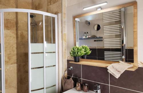 Mirka & Franck AIRCON CLIM, Apartment Chic, Parking Free, Avantages Packs Bookables - Foto 29