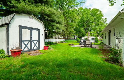 Beautiful Ranch with Outdoor Patio and Room for 6 - Photo 8