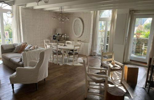 Unique Family House Steps from Port Miquel Beach - Foto 15