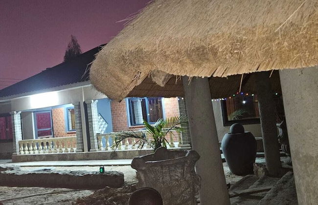 Seven Palms Executive Lodge - Photo 35