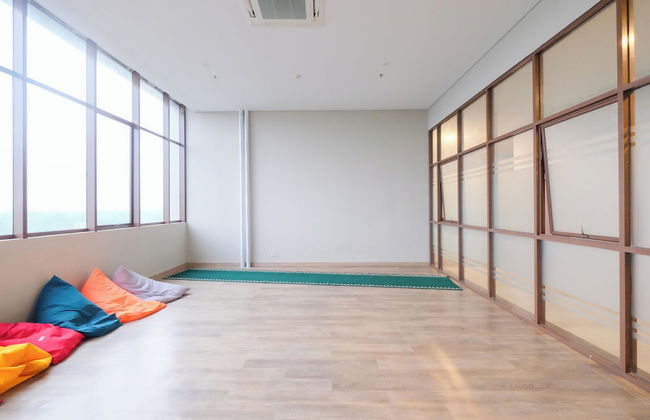 Homey And Restful Studio Royal Sentul Park Apartment - Foto 17