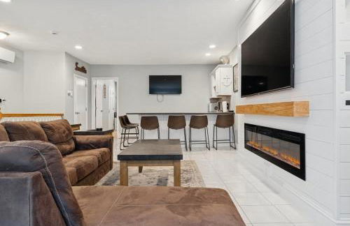 Heart of Southie - Hot Tub + Walk to Top Bars - Foto 6