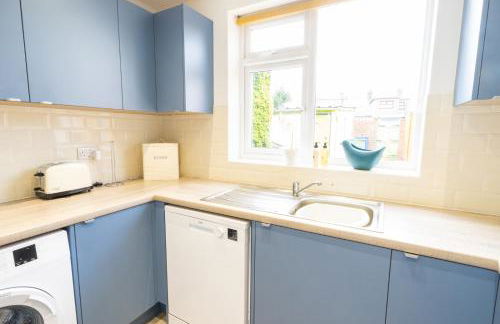 Newly-renovated, mid-terrace cottage in Porthmadog - Photo 22