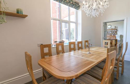 Red House - Photo 14