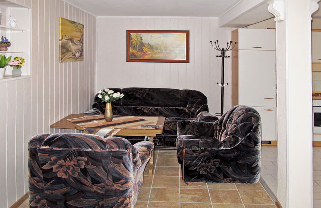 2 bedroom House in Verchen with garden - Photo 8