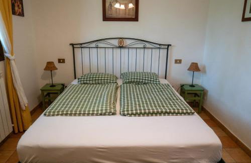 HOST4U - BORGATA VALLONE Apartments with Stunning Garden and Parking - Foto 15