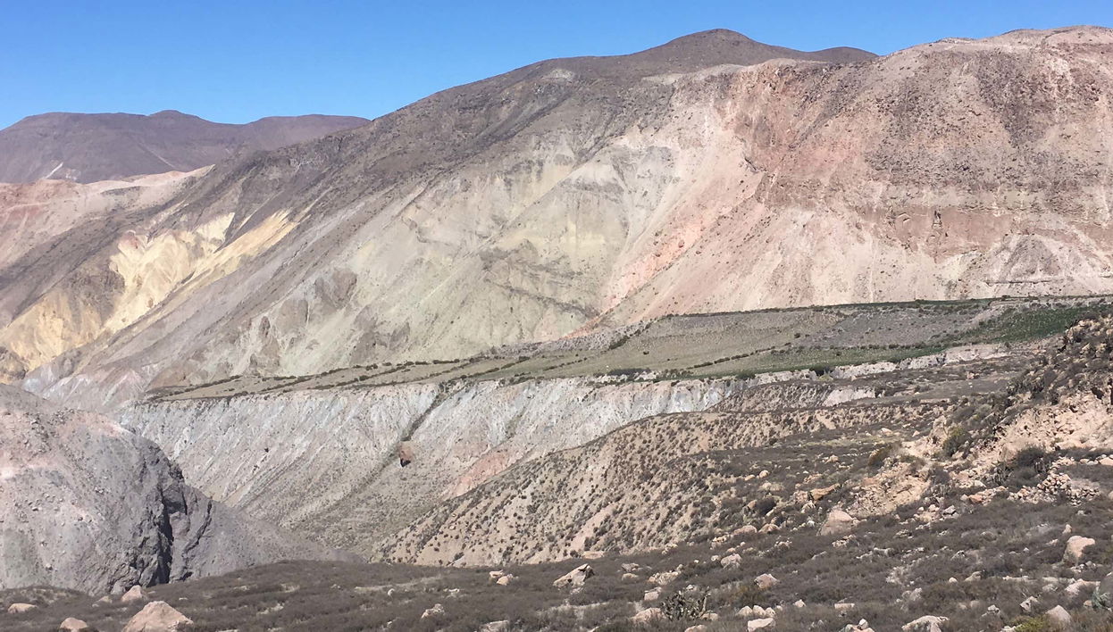 Willacaurane & Petacane Apacheta Hike