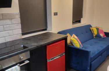 Affordable Serviced Apartment Perfect for Contractors in PE1 Short & Long Term Stays - Free WIFI - Free Parking - With Sofa Bed - Full Kitchen - Foto 16