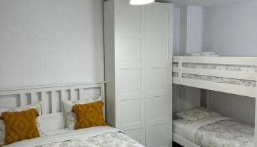 UIM Mediterraneo Cendoya 5 Wifi - Foto 3, wardrobe