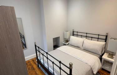 FRESH Flat in Leek, Staffordshire - Photo 24