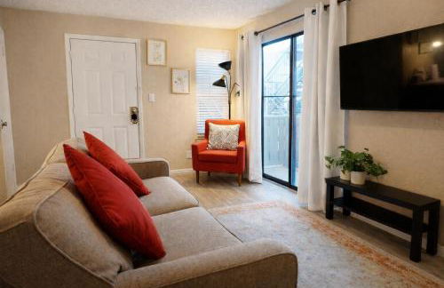 Down Town Convenience, TRAX, Self Check-In Studio - Foto 6