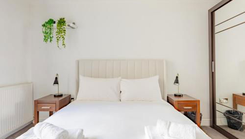 Snug 2BD Flat with Patio Heart of North London - Foto 3