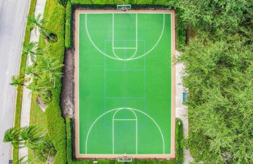 Relax, Play & Unwind in Paradise! Poolside Fun & Resort Vibes - Villa Sail Away - Foto 3