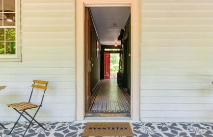 Relax in Style at Historic Modern on Main with Modern Amenities Wooded Views - Foto 47