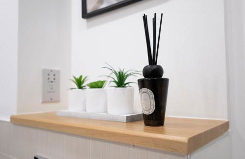 1BR River Retreat - Sleeps 4 - Parking - Foto 13