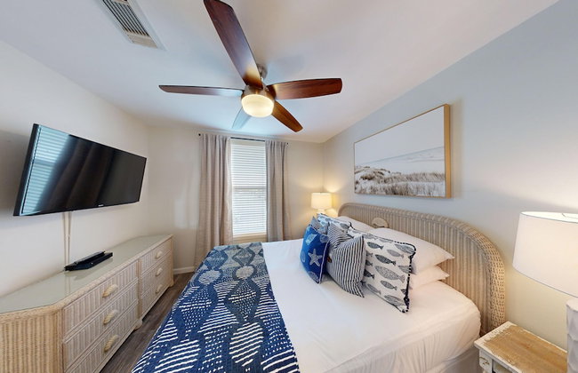 Grand Caribbean by Silver Sands Vacation Rentals - Photo 8