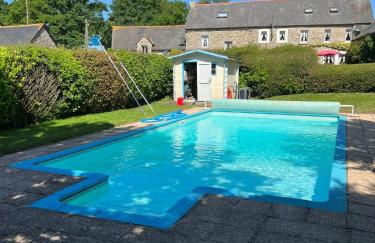 Countryside Retreat in Brittany 2 Bedrooms Sleeps 4 Pet Friendly Heated Swimming Pool Free Wifi - Foto 2