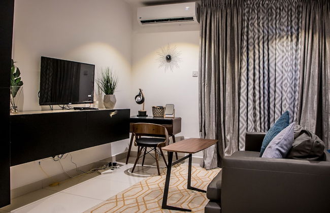 Embassy Gardens Premier Suites - Photo 45