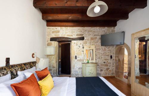 Captain's Hyatt - Photo 17