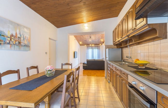 Large 150 m2 apt With Pool and 500 m2 Garden - Foto 14