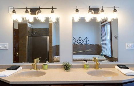 Elegant 6BR-4BA Family Home with Garage ABODEbucks - Foto 33