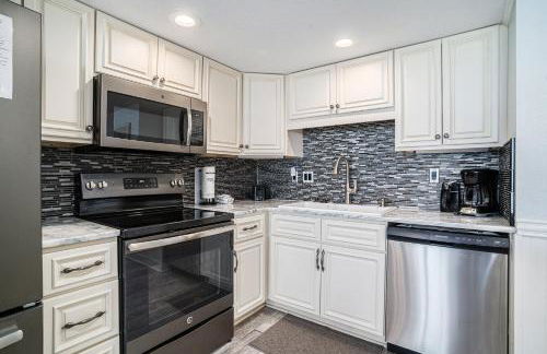 1009 Waters Edge Resort condo - Photo 8