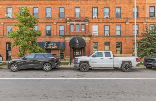 Stylish Chic Retreat At Lafayette Lofts 1 Bedroom Apts by RedAwning - Foto 56