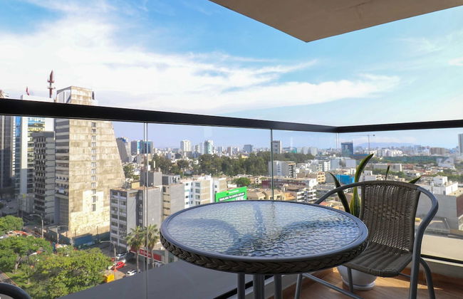 w Elegant 2BR With Balcony in San Isidro - Foto 12