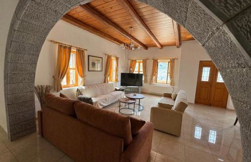 Stone Heaven Villa -Poolside BBQ & Fresh Herbs - Photo 54