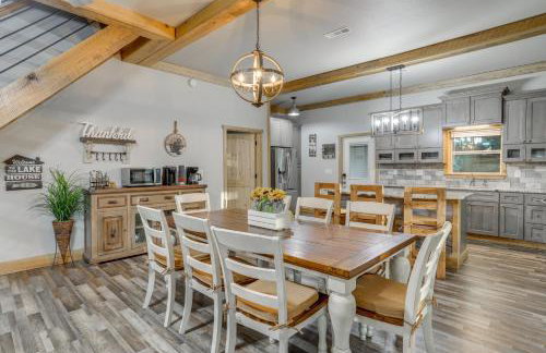 Greers Ferry Lake Access and Deck Group Getaway! - Foto 6