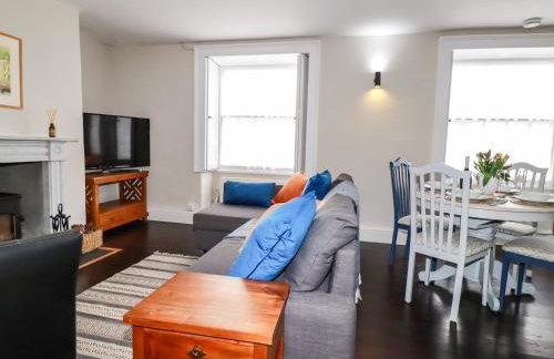 Carew House Cottage - Photo 5