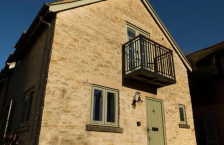 Pet friendly Cotswold Cottage with hot tub and swimming pools - Foto 1