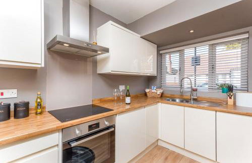 Castle Townhouse Kenilworth - Private Parking - 24 Hr Gym Access - Town Centre - Foto 20