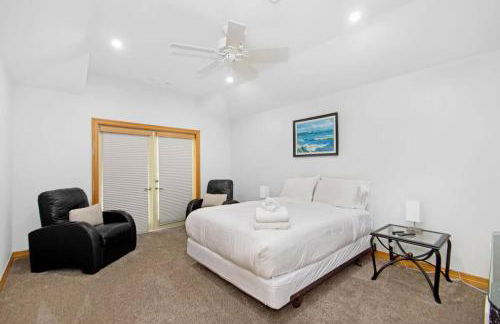 Bay Breeze Estate - Heated Pools, Private Pier & Walk to the Kemah Boardwalk - Foto 27