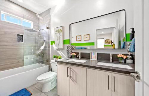E - 2 Homes - Sleeps 26 by Universal - Patio -Games - FIFA SoFi World Cup - Foto 32
