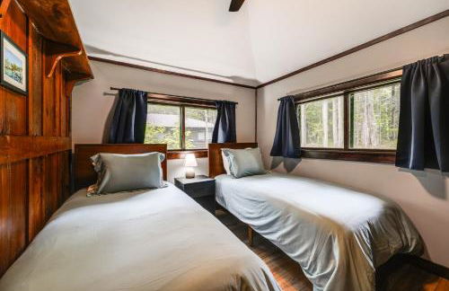 Walk to Barretts Park Wooded Cabin with Grill! - Foto 15