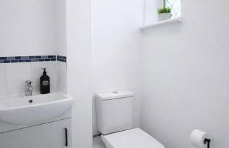 4 Bed Cosy Home w Free parking, Pets Welcome - Foto 19