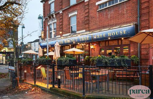 Parea Living - Leytonstone, 2-Bedroom Serviced Apartment, Free Parking, Remote Working - Foto 45