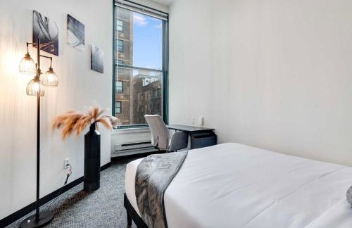 West Loop - City Views With In & Out Parking 6 - Photo 11