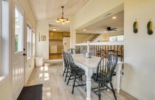 Howe Retreat with Fire Pit and Private Boat Dock! - Foto 7