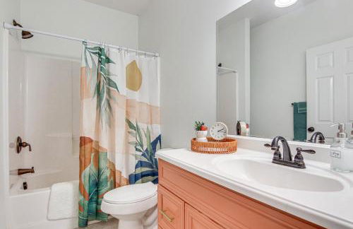 Black Mountain Hideaway with Hot Tub and Pool Table! - Foto 16