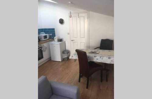Comfy New Self Contained 1 Bed Flat - Modern! - Photo 26