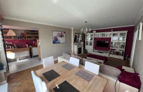 Zentrale, helle Wohnung mit Balkon! Ideal für Messe, Business und Städtereise - Foto 4