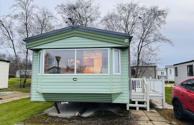 Charming Countryside Static Van With Entertainment - Foto 13