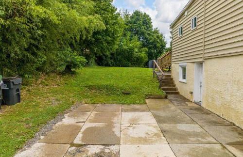 Cozy Full Home with Parking, 10min Walk to Bridge St - Photo 21