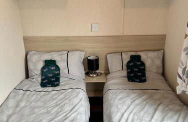 Main South View A8 - Crimdon Dene Holiday Park - Photo 7