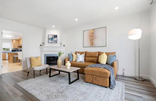 Stunning 2 Bedroom 1 Bath Home near BART - Photo 2